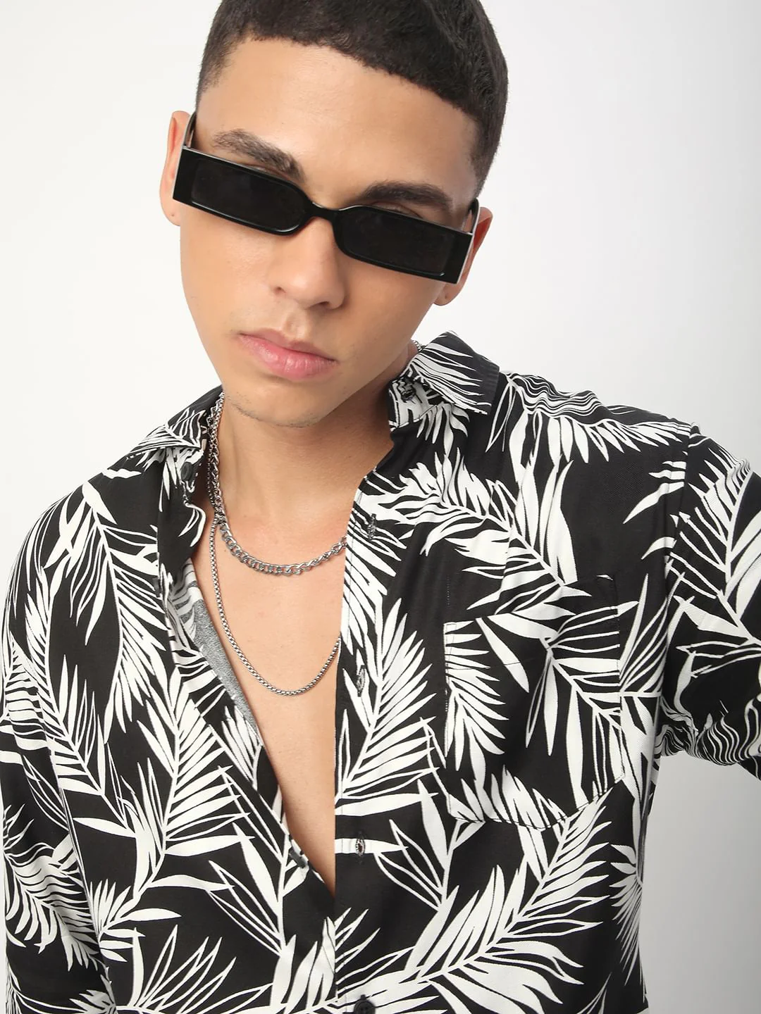 Black & White Hawaiian Printed Shirt - Image 2
